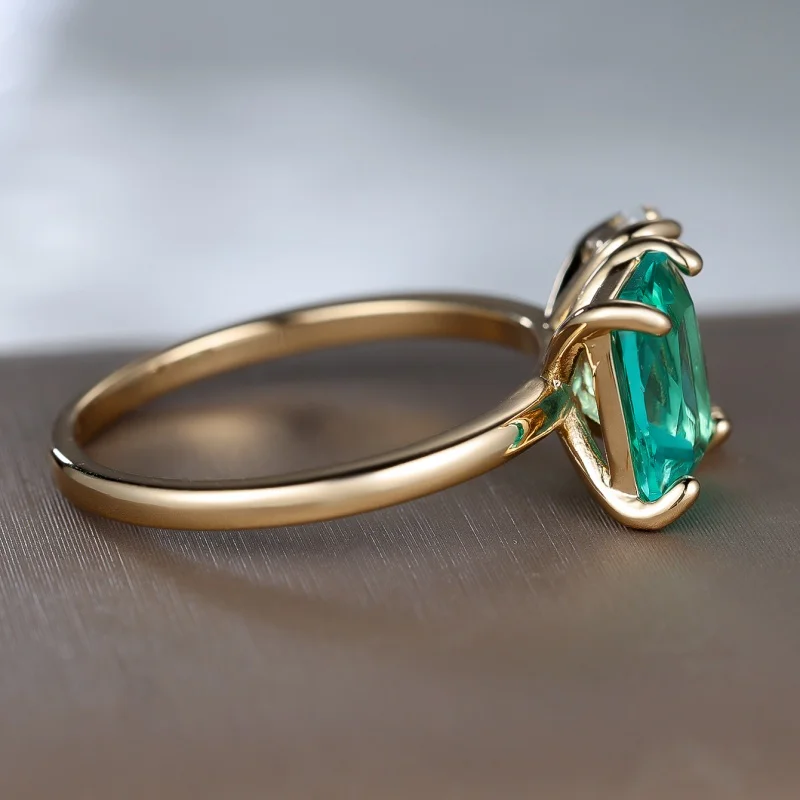 New European and American Light Luxury Emerald Diamond Ring with Retro Rose Gold Plated Double Stone Design As A First Accessory