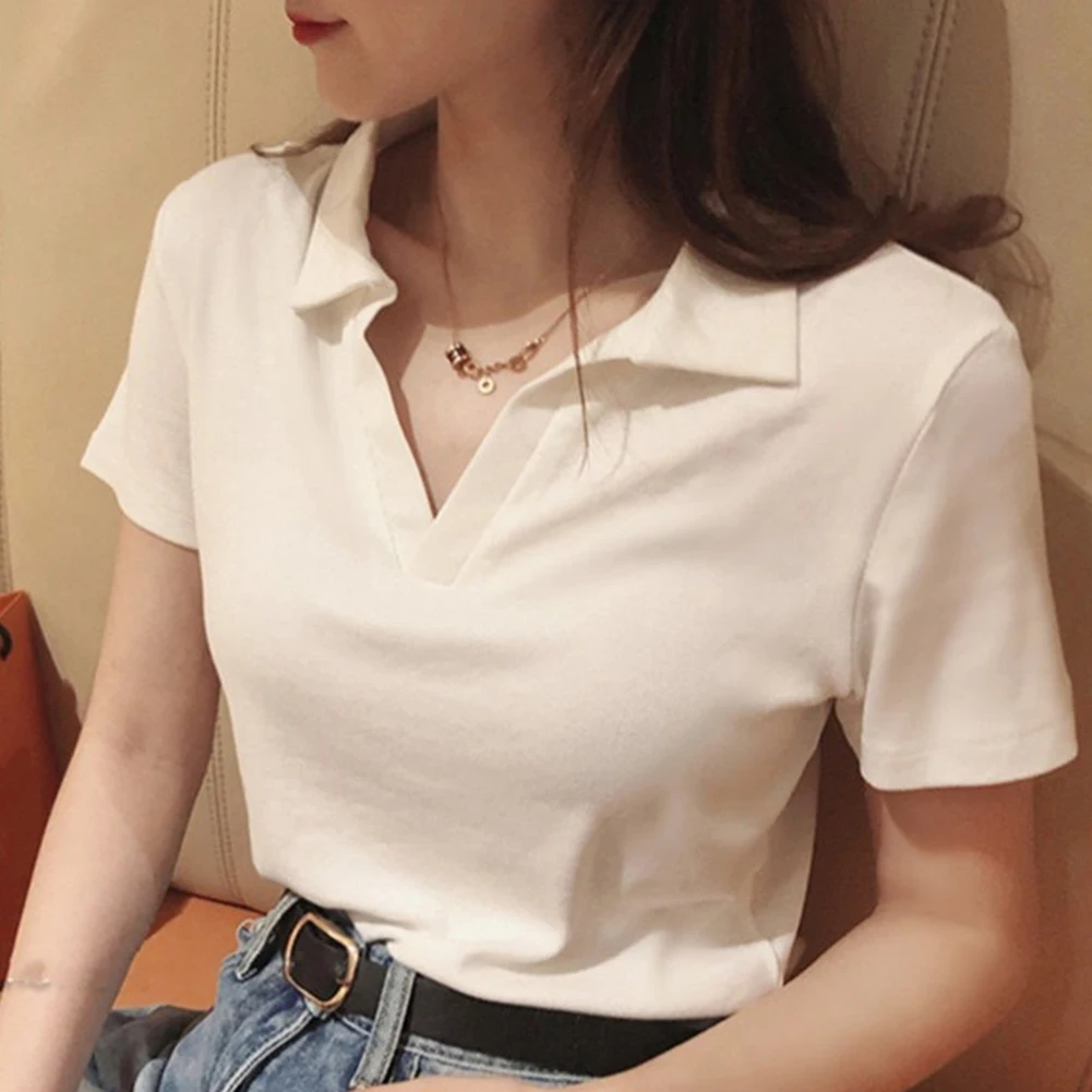تي شيرت نسائي بأكمام قصيرة بقصة ضيقة لقميص البولو بنمط رقبة على شكل حرف V من نسيج البوليستر بلون سادة مناسب للاستخدام اليومي