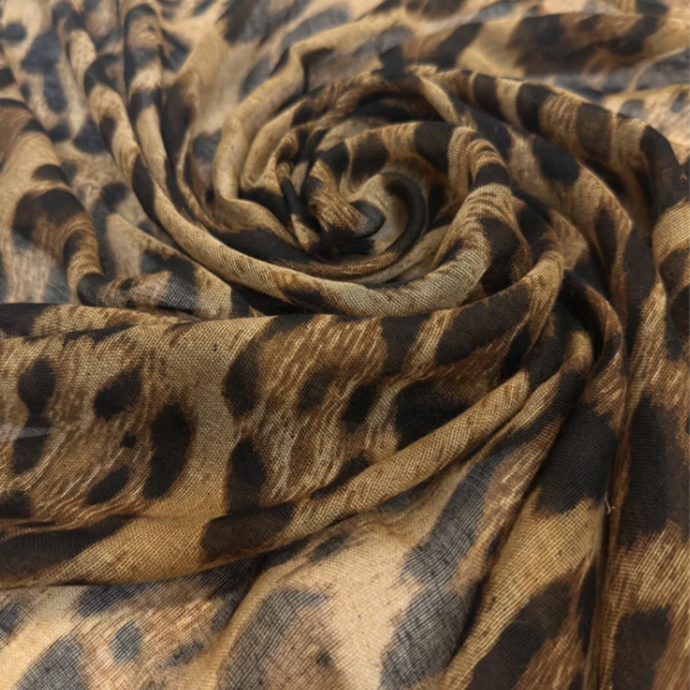 Big Size Classic Leopard Print Headscarf Bandanas Muslim Women Trendy Voile Soft Hijab Shawls Popular Style Long Scarf Headwraps