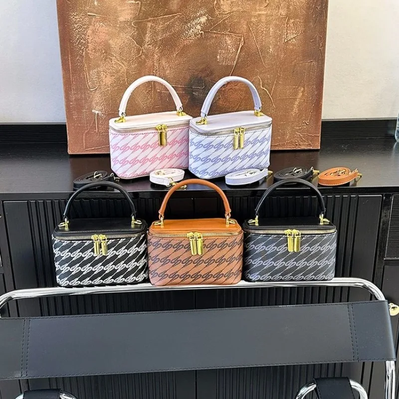 

Designer Paris Vintage Trendy Diaper Bag For Women Letter Logo Leather Tote With Minimalist Elegant Crossbody Shoulder Strap