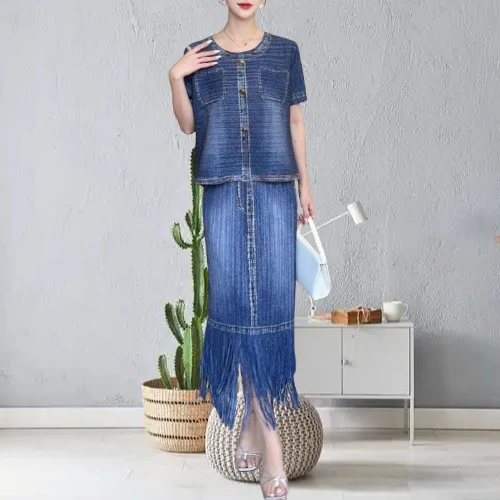 

Miyake Summer New 2025 Suit Women's Summer Two-piece Set Denim Short-sleeved Round Neck Pullover Top Plisse Fringed Skirt Suit
