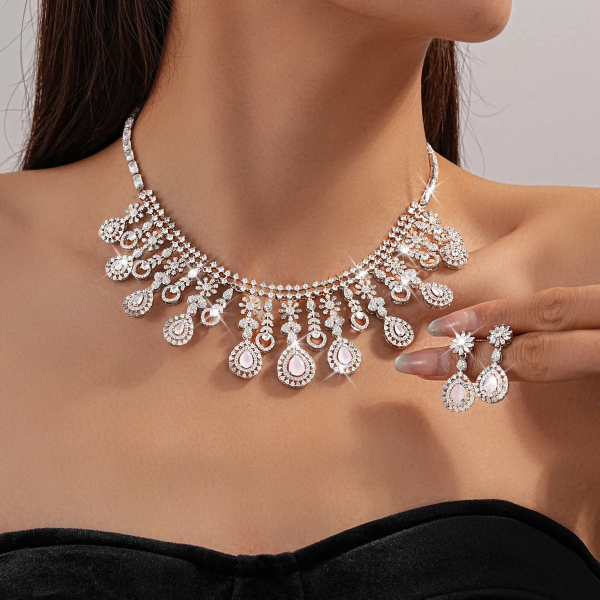 Diamond-encrusted flower water drop pendant necklace individual cold wind temperament versatile collarbone chain light luxury hi