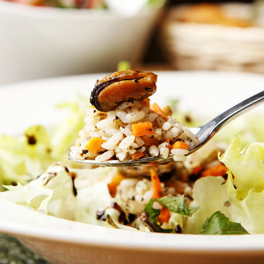 (كونسر) طعام الإبهام أرز مقلي للمأكولات البحرية 300 جرام × 5 قطع. شحم ومجموعة متنوعة من المأكولات البحرية لوضع حلاوة وطعام عالي، أرز مقلي جيد.