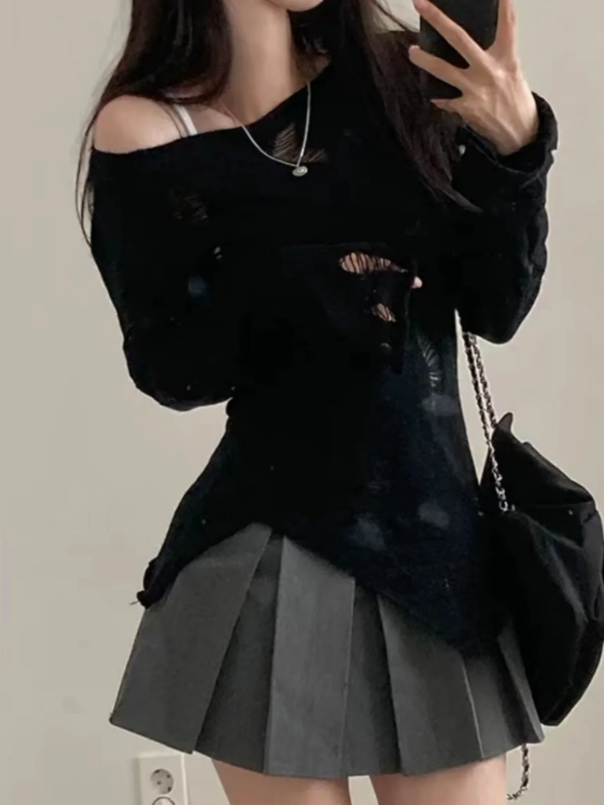 เสื้อถักสไตล์เกาหลีแบบกลวงสำหรับผู้หญิง เสื้อสเวตเตอร์บางเฉียบ ดีไซน์กระชับสัดส่วน แขนยาว แฟชั่น