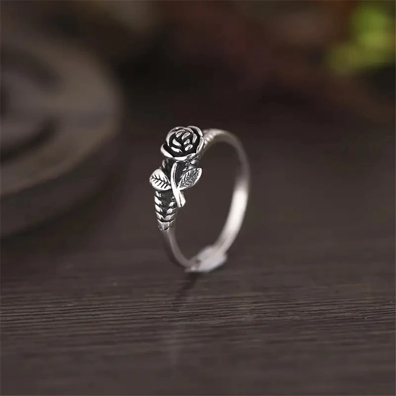 Huitan Vintage Rose Rings Women Exquisite Flower Shaped Metal Rings Daily Wear Aesthetic Accessories Party Ancient Retro Jewelry