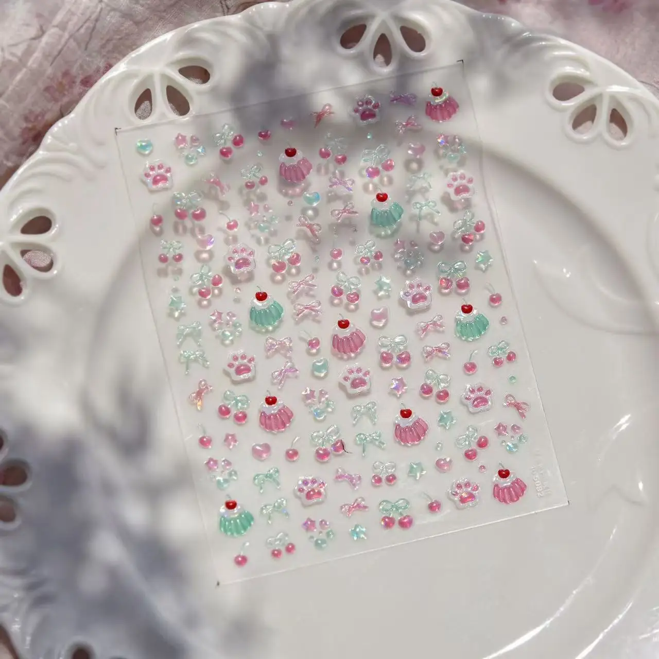 Naklejki do manicure Tomoni Jelly, urocze, popularne, super słodkie naklejki na paznokcie dla dziewczyn, naklejki pomocnicze do manicure z motywem kociej łapki, wiśniowego budyniu.