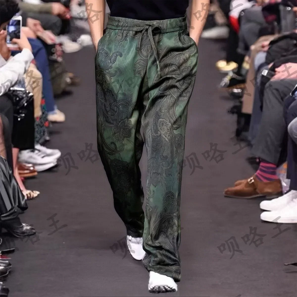 

Летние легкие роскошные новые модные мужские брюки, универсальные дышащие свободные широкие тонкие повседневные брюки из ледяного шелка