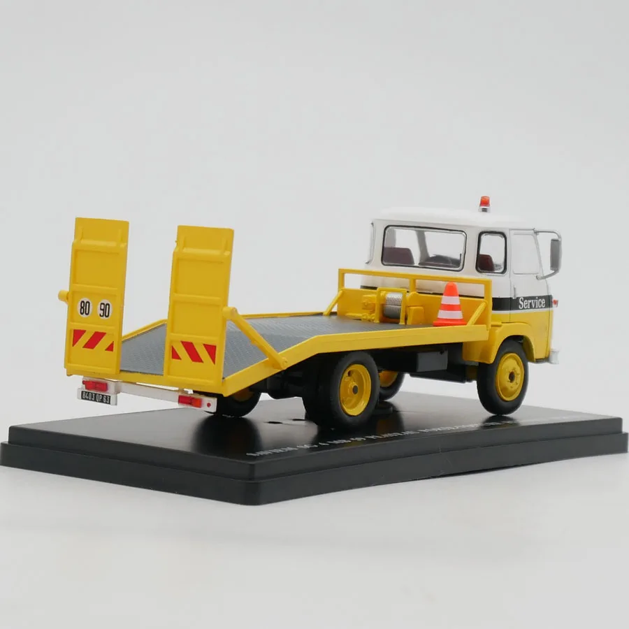 1:43 Scale Diecast Alloy Saviem SG Trailer Rescue Service Vehicle Toys Cars Model Classic Adult Gift Collection Souvenir Display