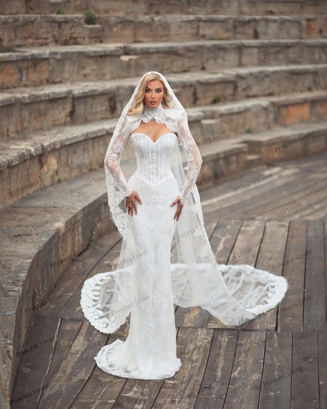 See Thru Lace Bodice Wedding Dresses Elegant Strapless Beaded Bridal Gown Long Sleeves Exquisite robe de mariée Customized