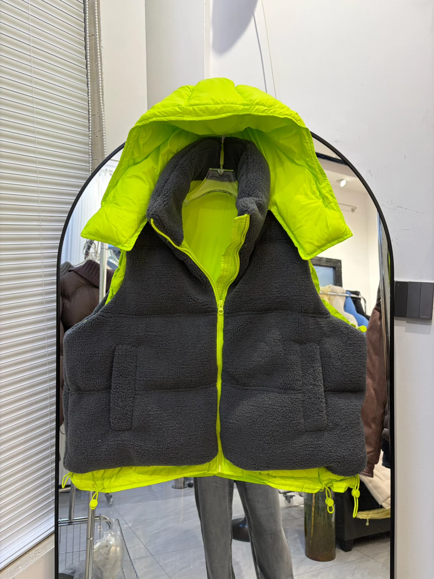 2026 Winter New Women's Vest Loose Hooded Imitation Lamb Wool Down Vest