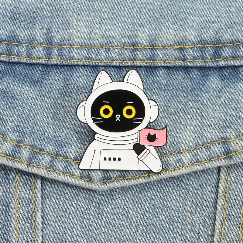 Emaille-Anstecknadeln mit schwarzer Katze, Astronaut, lustig, Reisen im Weltraum, Broschen, Anstecknadeln, Cartoon-Tier-Schmuck, Geschenk für Freunde