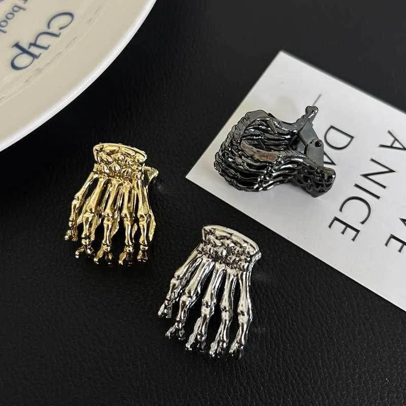 Gothic Punk Skull Skeleton Hand Hair Claw Clips for Women Halloween Cosplay Metal Bone Clamp Clip Mini Hair Grip Hair Accessory view 3
