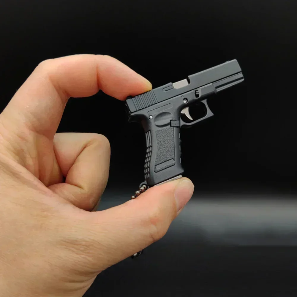 Shell Ejecting 1:3 Gun Alloy Empire Miniature Toy Gun Keychain Jedi Survival Pistol Model Detachable Soldier Equipment for Boy