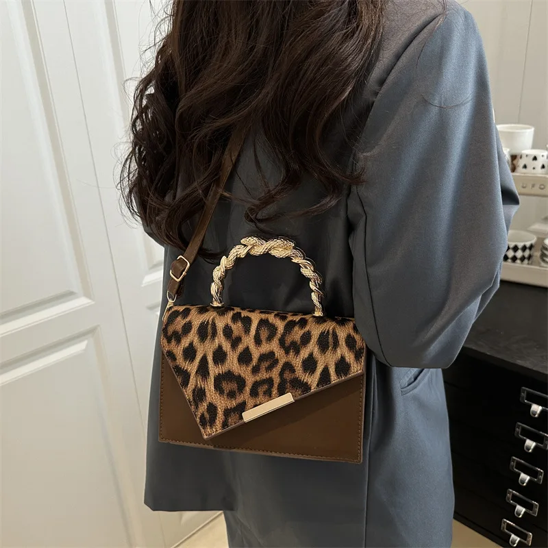 

2025 Womens Designer Leopard Purse Contrast Panel Square Shoulder Bag Fashion Crossbody with Metal Chain