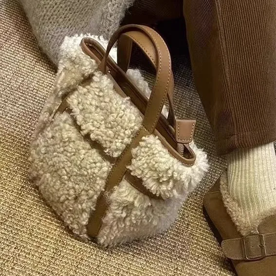 

New Small Plush Fabric Women's Shoulder Crossbody Bag Small Fashion Lambs Wool Fluffy Fur Winter Female Bag Designer Handbags