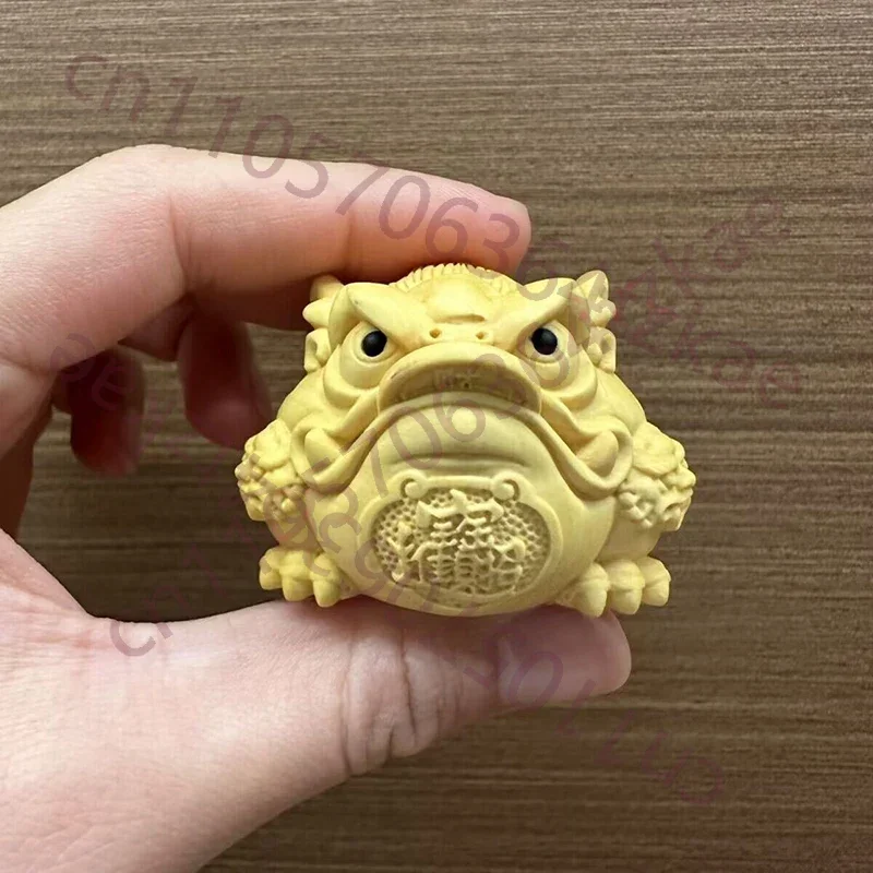 Wood Carving Triangular Golden Cicada Small Figurines Solid Wood Handmade Art Carving Mascot Chinese Characteristic Figurines
