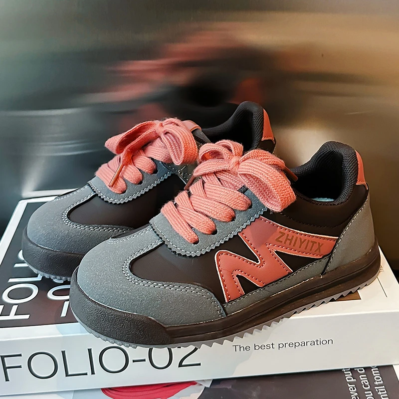 

Детские дизайнерские кроссовки с круглой головкой, нескользящие легкие кроссовки для бега для мальчиков, осенние дышащие детские повседневные баскетбольные кроссовки на шнуровке