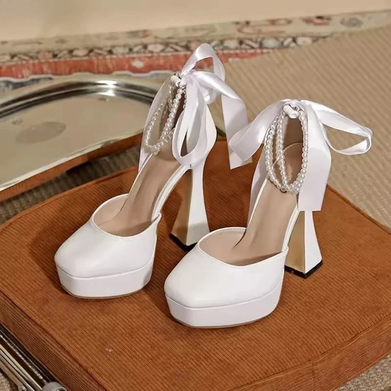 

Waterproof Platform Mid Hollow White Wedding Shoes 13cm Party Dress Ladies Pumps Pearl Chain Square Toe Thick Heel High Heels