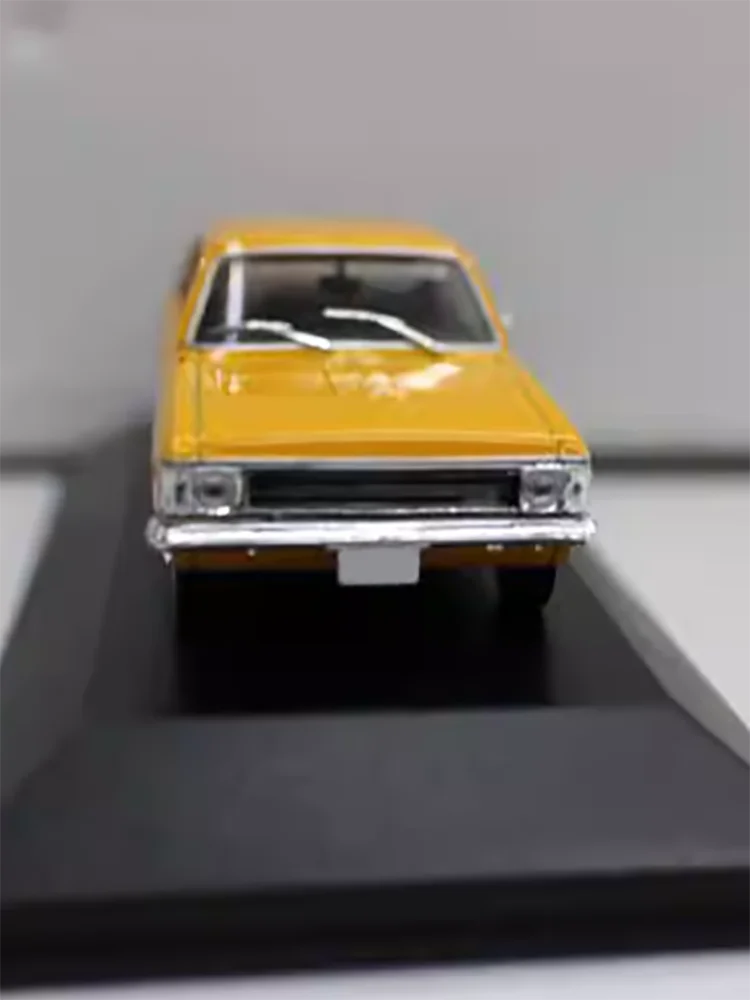 Diecast 1:43 Scale Opala 2500 60s Model Alloy Car Finished Product Simulation Series Toy Automobile Souvenirs Collection Gift