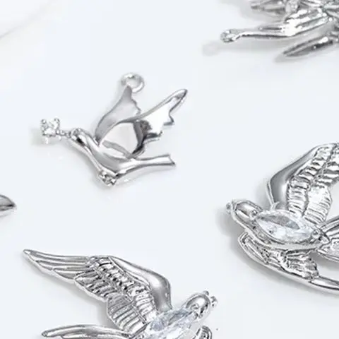 

14 К позолоченная маленькая подвеска в виде ласточкиного голубя мира, серия «Летающая птица», универсальная пряжка для ювелирных аксессуаров «сделай сам»