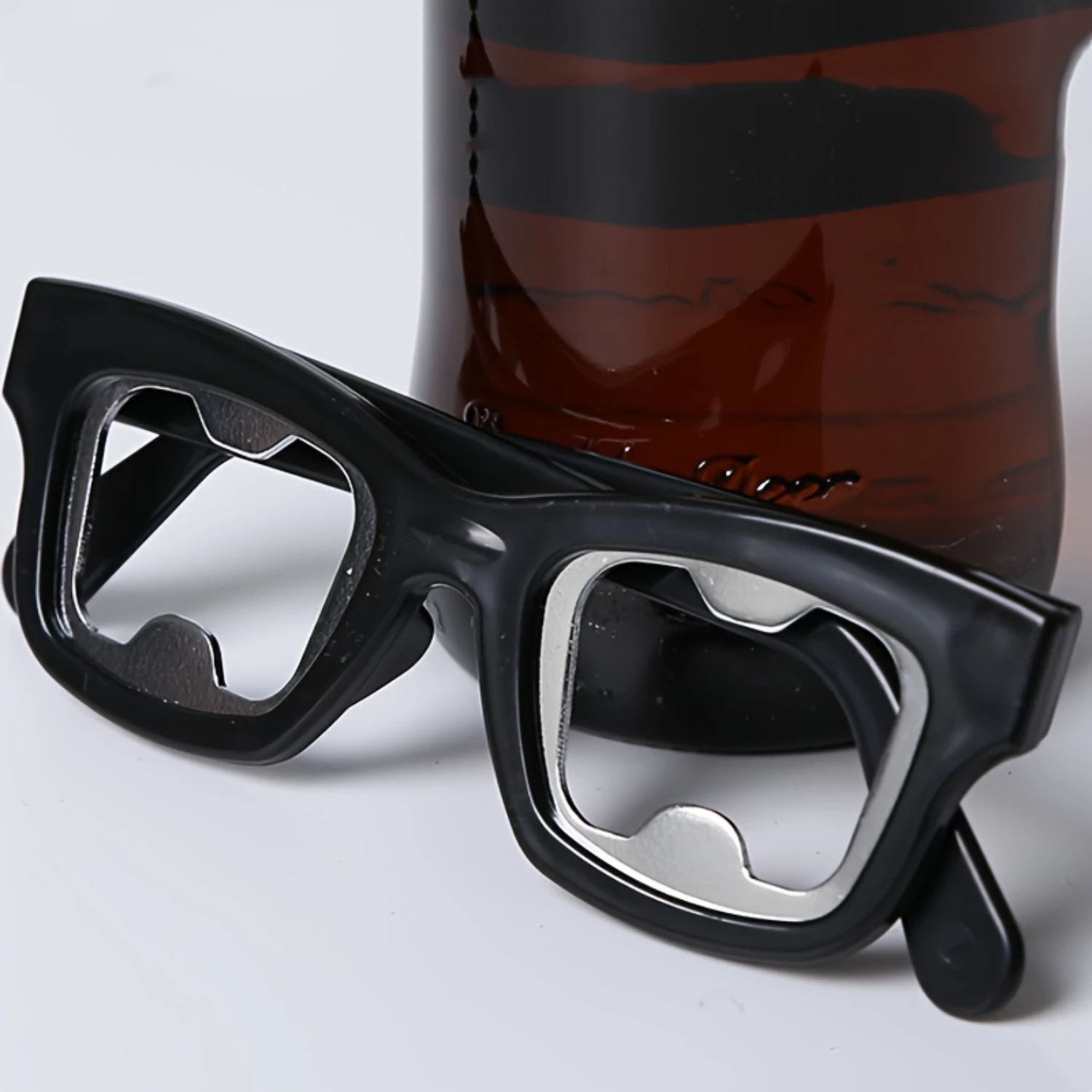 1pc Unique Glasses-Shaped Metal Bottle Opener, Novelty Eyeglasses Frame Beer Opener, Fun April Fools' Day Prank Gadget, Special 