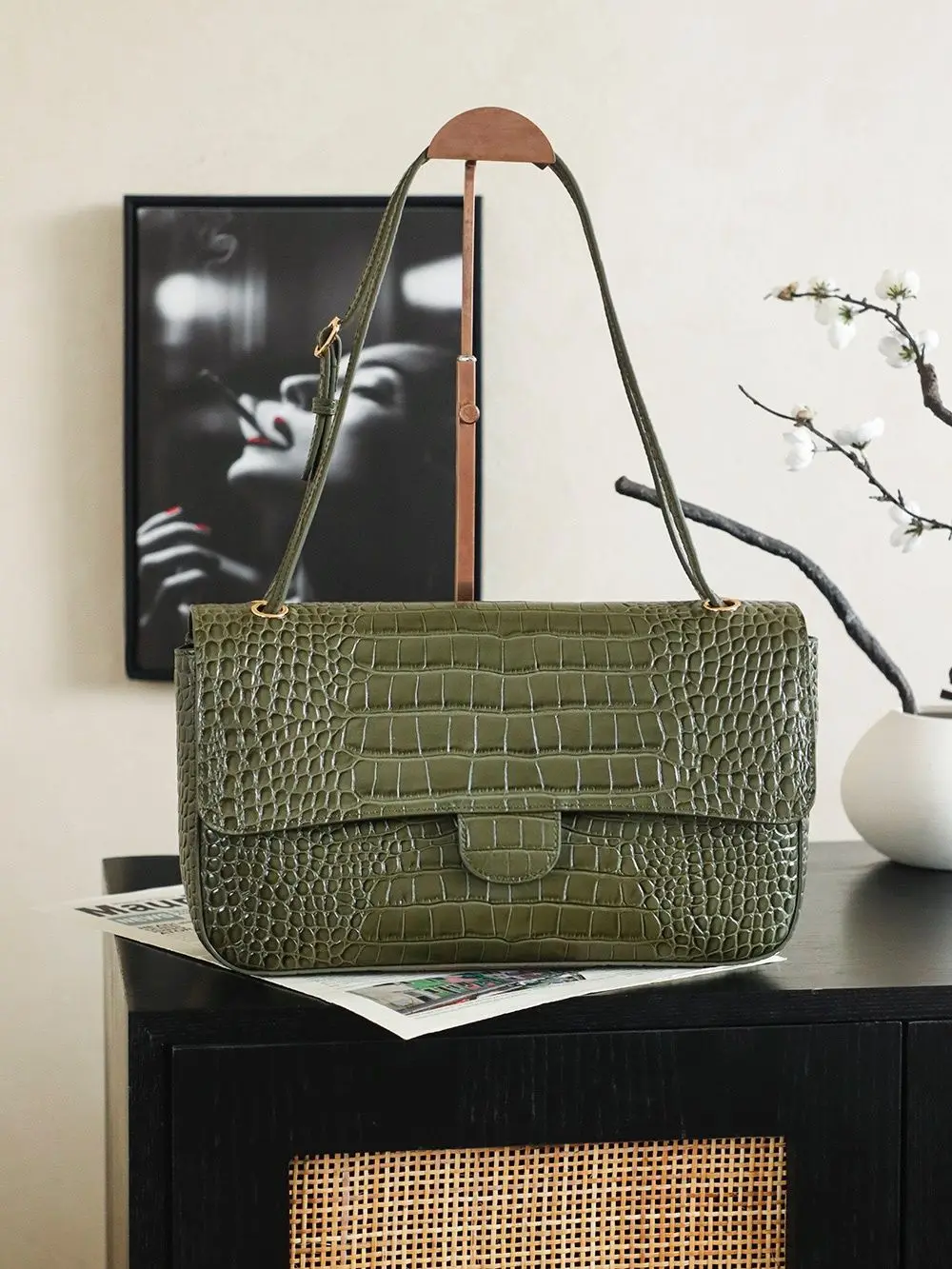 Olive Green Crocodile Embossed Flap Baguette Bag for Women, Retro Shoulder Bag with Adjustable Thin Strap