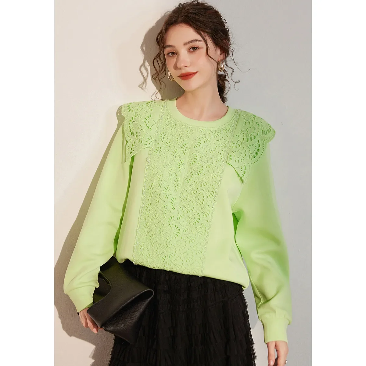 LOUIS YAO 2025 Spring Autumn Fashionable Splicing Hoodie Creative Three Dimensional Embroidered Round Neck Top for Women