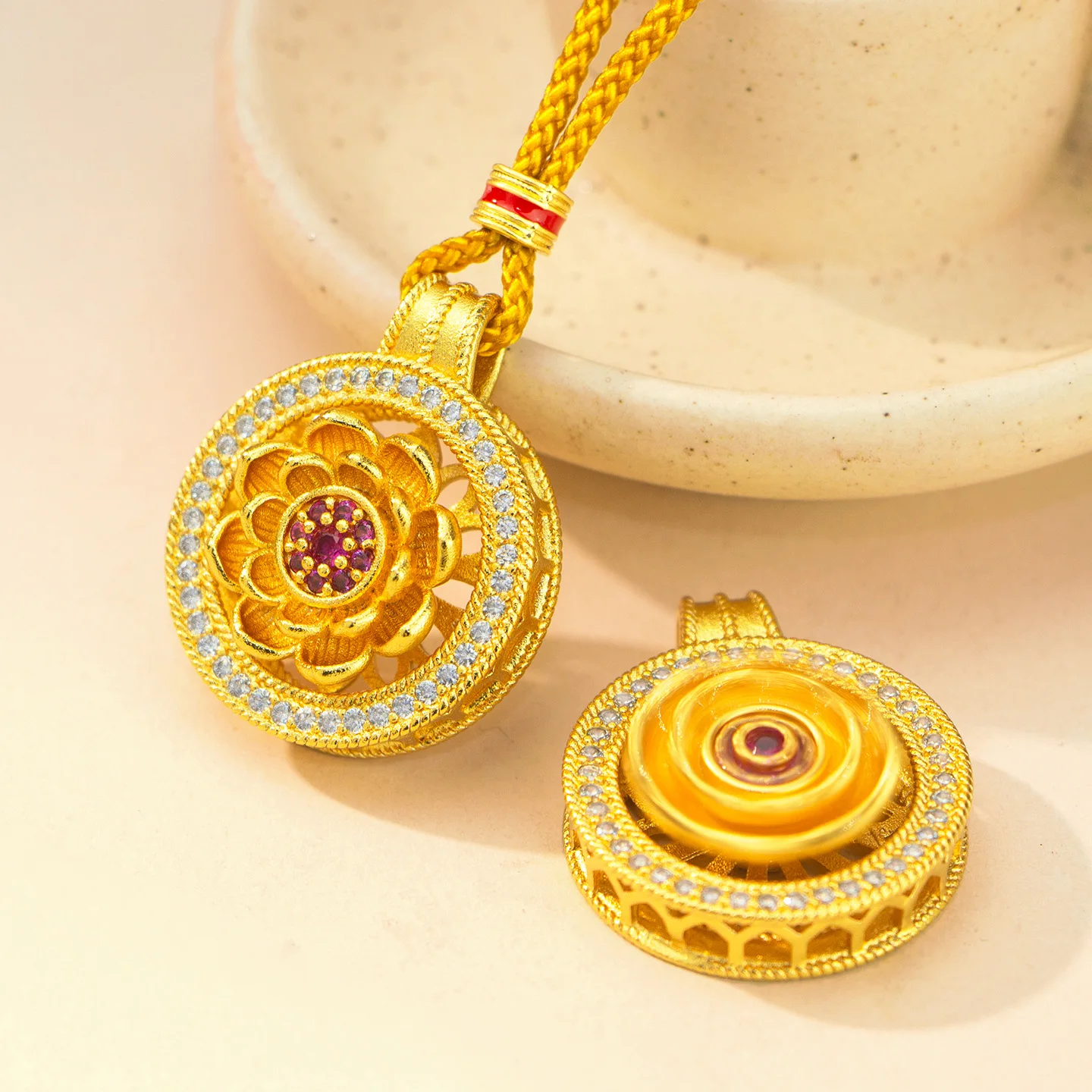 

Hollow Lotus Rotatable Eight Treasures Compass Pendant (Unisex) (24K AU999) - Double-Layer Hollow Lotus, Shiny Compass Base