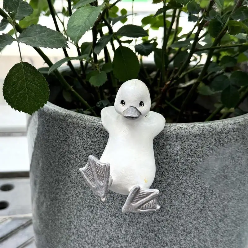 

Duck Figurine Resin Ducks for Garden Decorations Edge Hook Design Cute Lightweight Ornament for Desktop Outdoor Desk Yard Pond