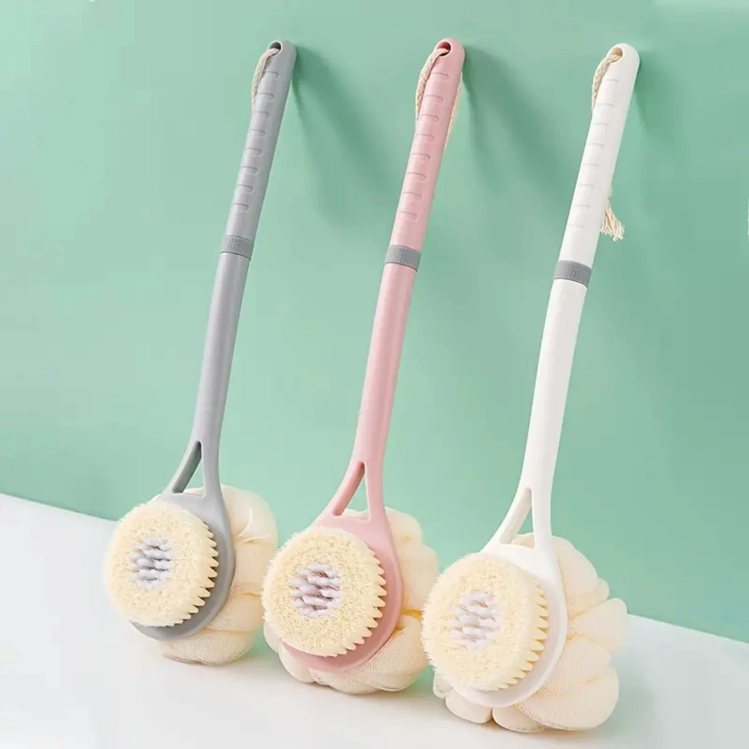 طقم تنظيف الجسم بالكامل صديق للبيئة ولطيف لتجربة استحمام خارج هذا العالم. يقشر خلايا الجلد الميت بلطفًا، حفلة موسيقية