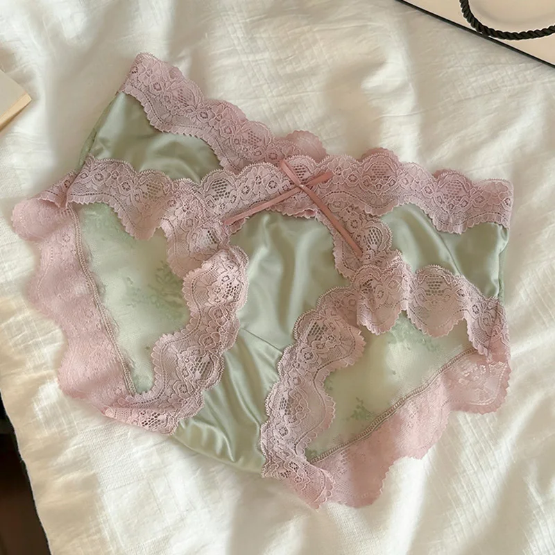 Sexy French Lace Underwear Pure Cotton Crotch Antibacterial New Satin Lace Women's and Girls Triangle Underwear