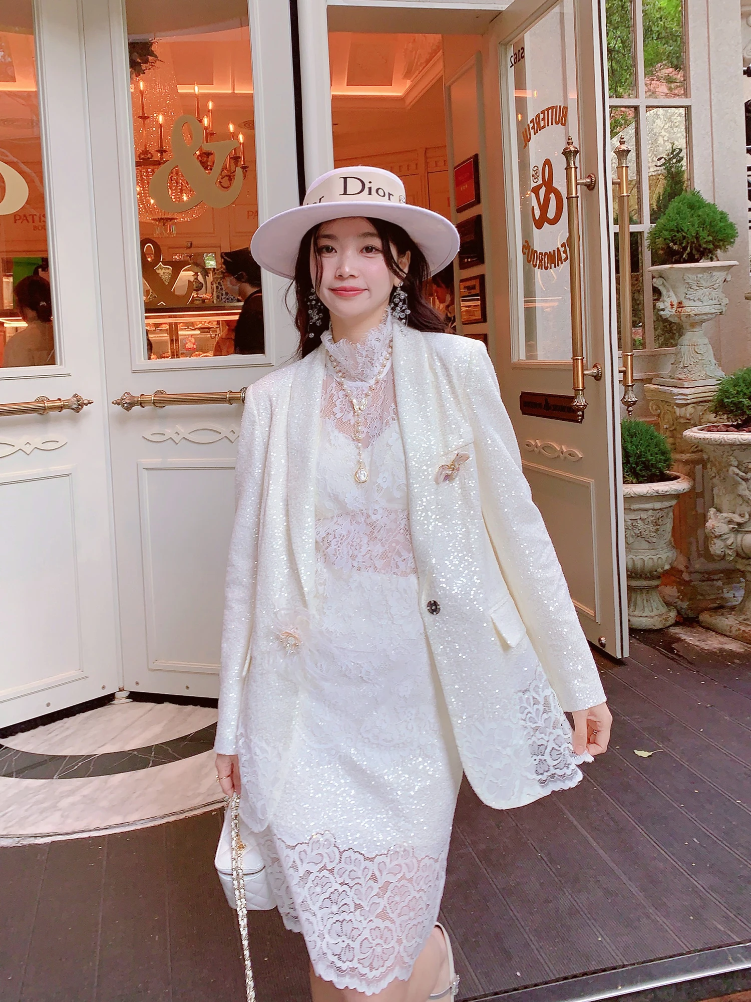 

Комплект MissLuxury: женская кружевная блузка и юбка с пайетками, весна-лето, новинка, длинный рукав, V-образный вырез, на пуговицах, из нейлоновой ткани