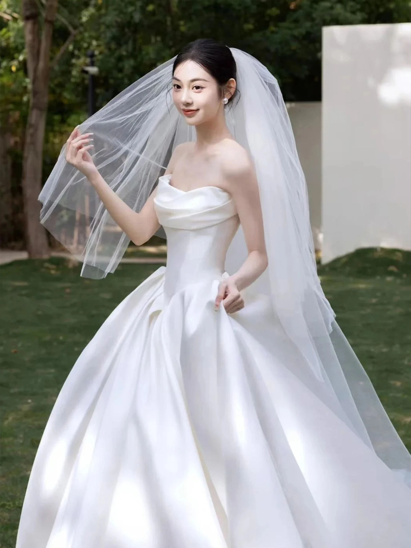 French Satin Light Wedding Dress 2026 New Bridal Tube Top Simple and Lightweight Trailing High-End Sense Welcome out Main Yarn