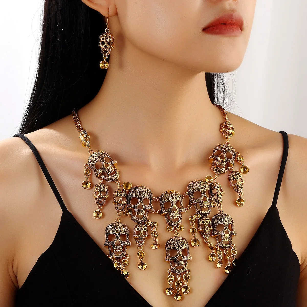 

Halloween Gift Retro Exaggerated Gold Plated Multi Layered Necklace Skull Ghost Head Tassel Pendant Necklace Earrings Set