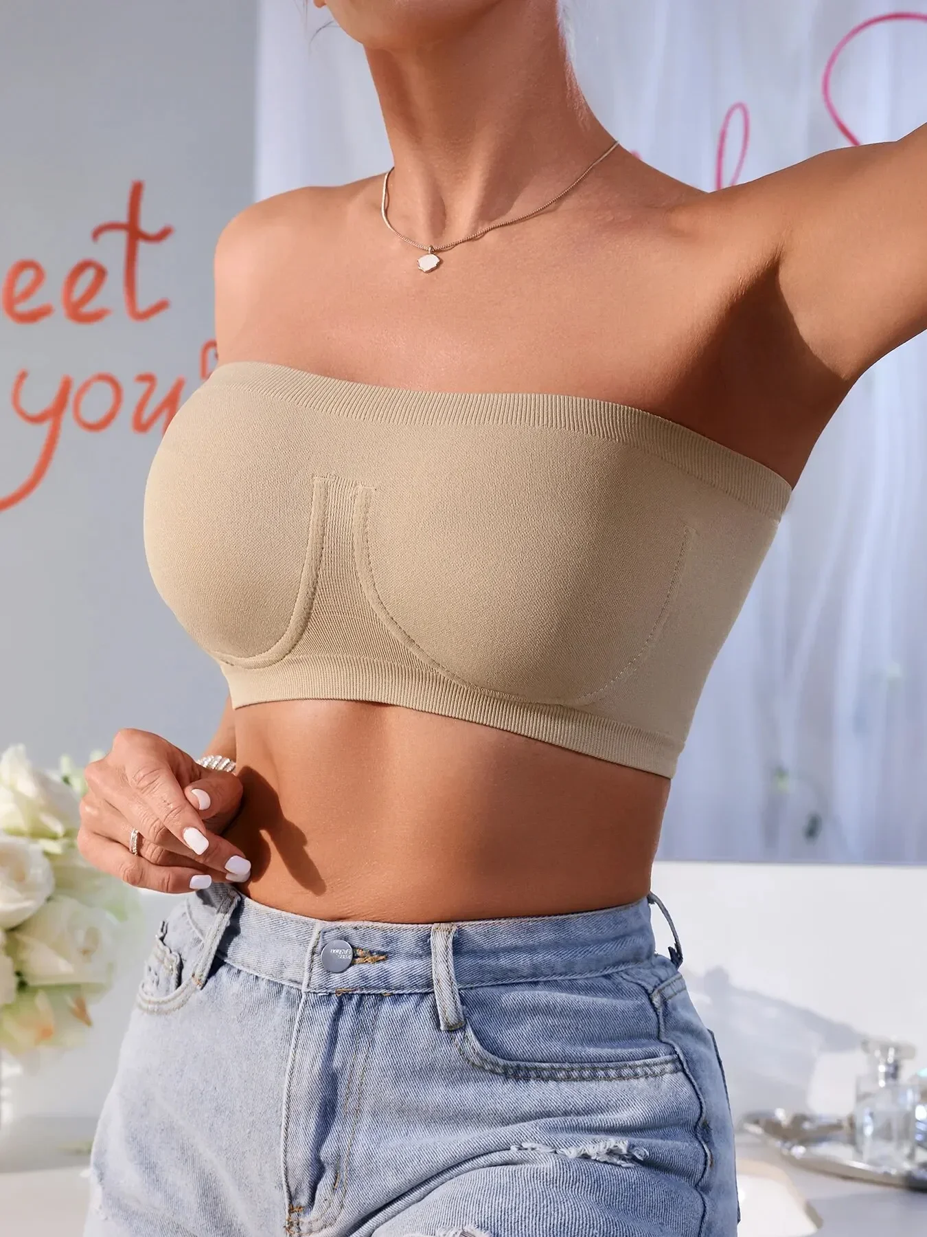 Women\'s backless sexy strapless breathable high elastic comfortable wireless a word around the bust wrap sports ladies underwear