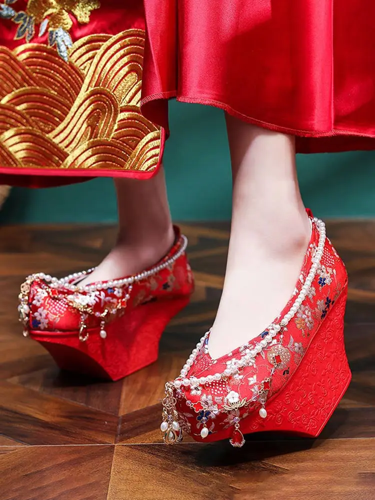 Hanfu Shoes Red Flower Pot Bottom Shoes Pine Cake Bottom Palace Grid Shoes Zhen Huan Yuanbao Bottom Shoes Qing Embroidered Shoes