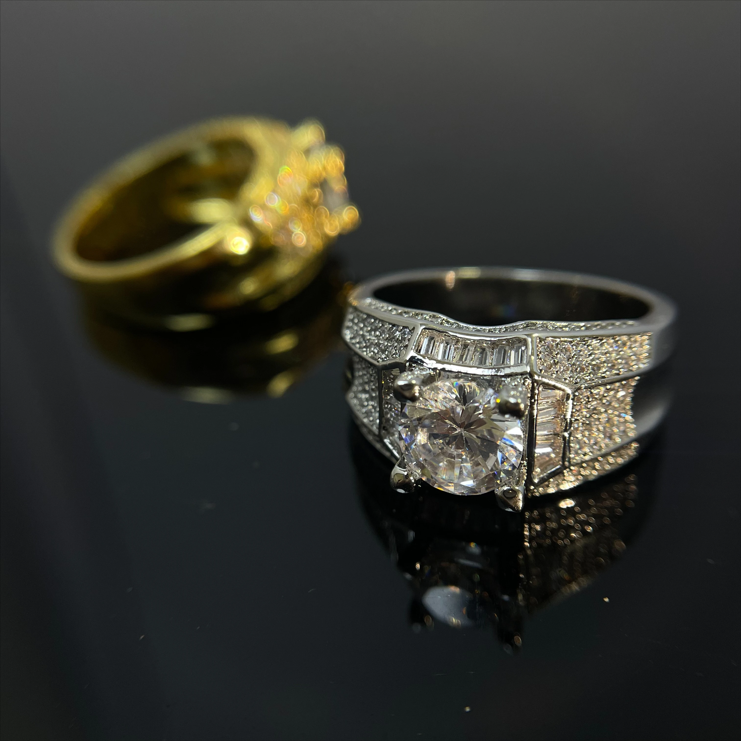 

Fashion Golden Zircon Atmospheric Punk Style Hip Hop Ring Jewelry Luxury Banquet Men and Women Engagement Ring Fine Jewelry