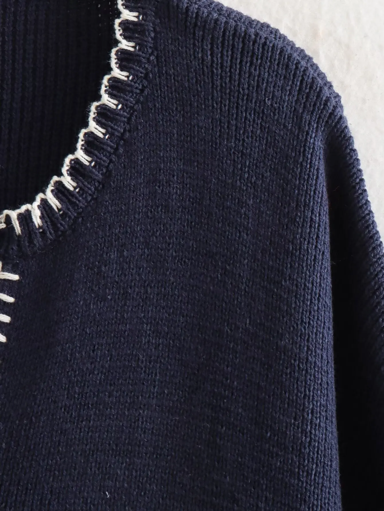 Plus Size Women\'s Clothing Sweater Knitted Sweater Decorated With White Lines And Crochet Strokes Spring Autumn Loose Pullover