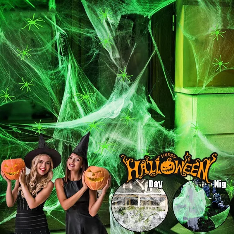 أنسجة العنكبوت البيضاء المتوهجة المطاطية مع العناكب البلاستيكية السوداء للهالوين في الأماكن المغلقة والخارجية وحفلات الزينة المسكونة