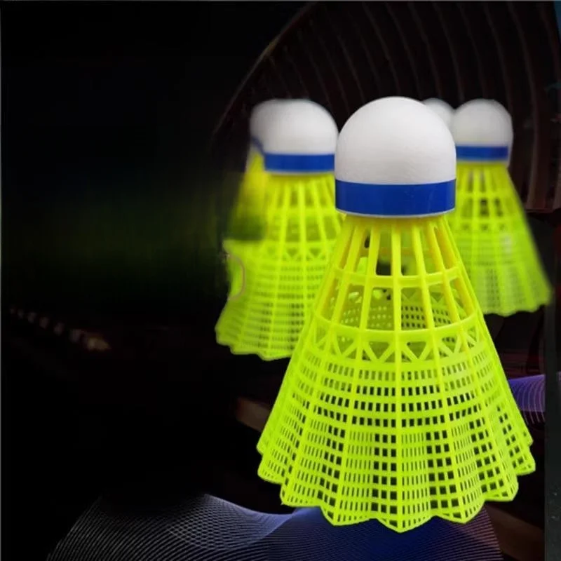 

Прочные ветроустойчивые нейлоновые воланы для бадминтона, набор из 12 штук, для развлечений в помещении и на улице, легко управляются, с головкой из пенопласта