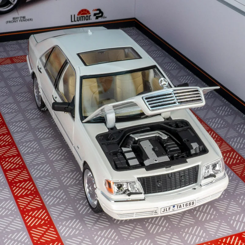 1:24 W140 S320 Classic Sedan Modello in lega quattro porte possono essere aperte e il cofano anteriore e la porta del bagagliaio possono anche essere aperti