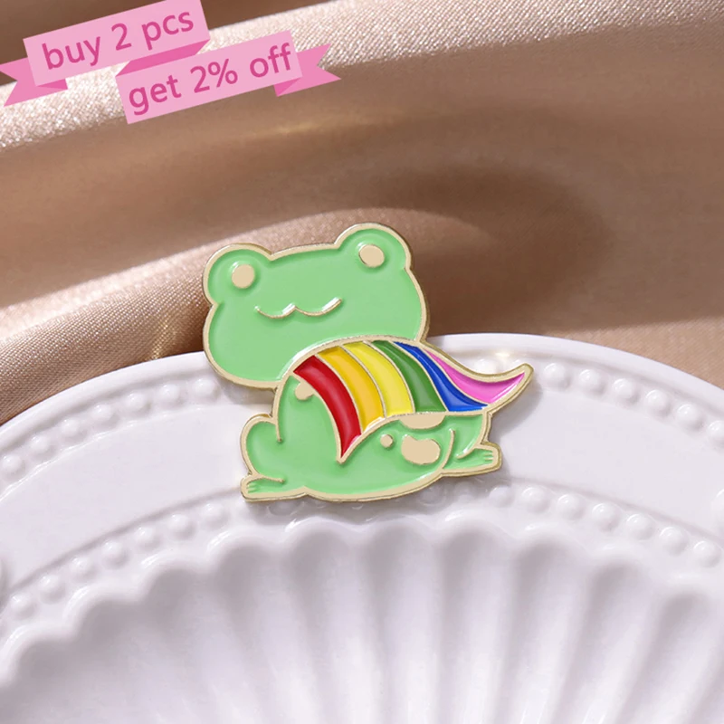 LGBT Pride Flag Enamel Pins Custom Frog Rainbow Cape Brooches Lapel Badges Animal Jewelry Gift for Lover Friends