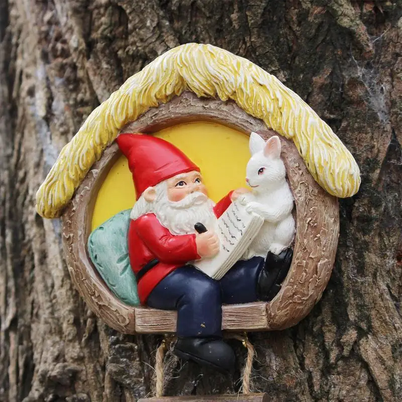 Gnome Bunny Tree Decor Żywiczna dekoracja montowana na drzewie Figurka gnoma Miniaturowa figurka na zewnątrz Kapryśna rzeźba na wiosnę