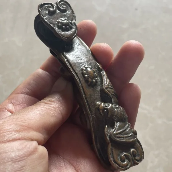 

Playing with copper utensils, collecting and giving gifts of replicated old pure copper, giving gifts