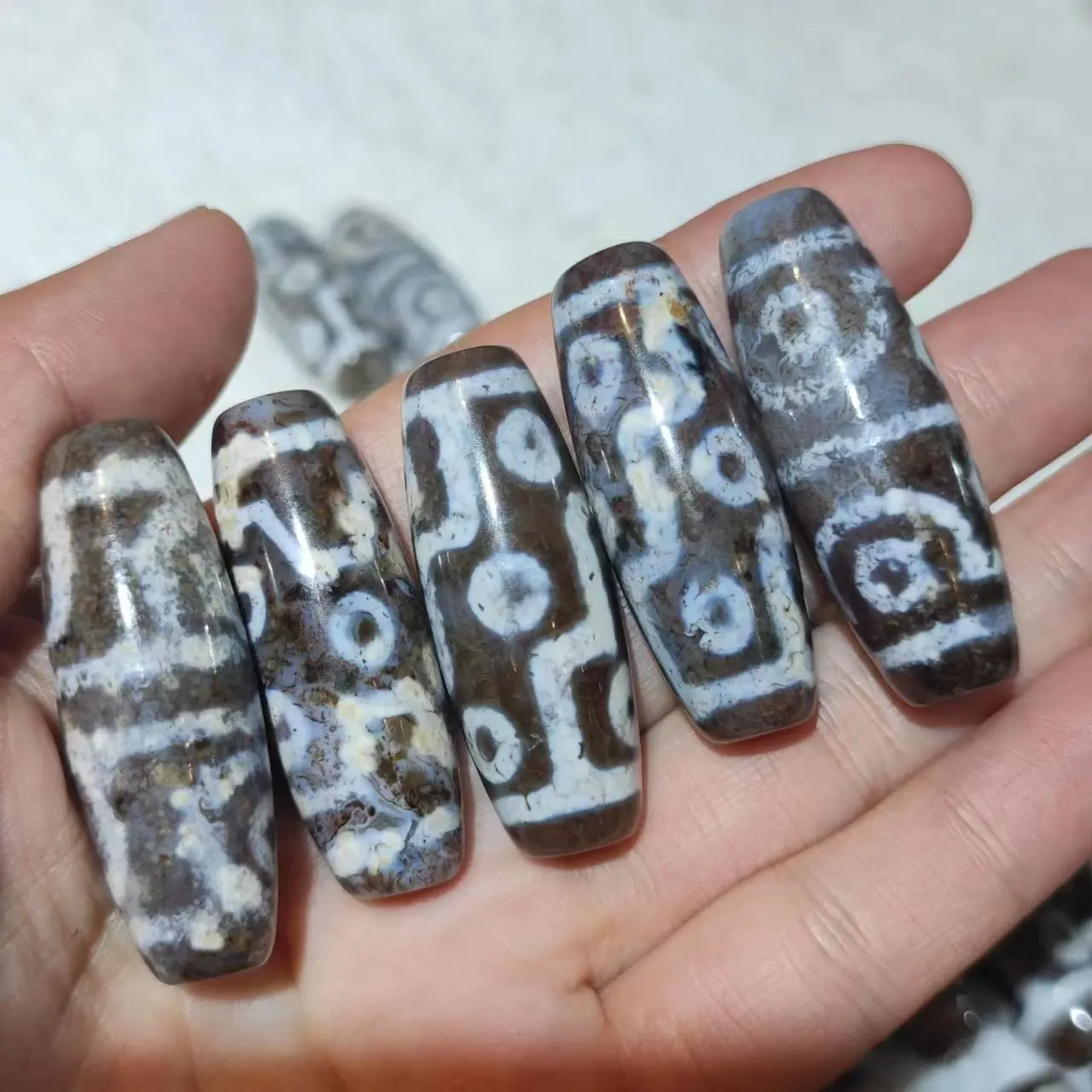 

1pcs/lot natural multi-pattern old agate dzi cinnabar Weathering lines Old material Rare breeds Accessories jewelry amulet diy