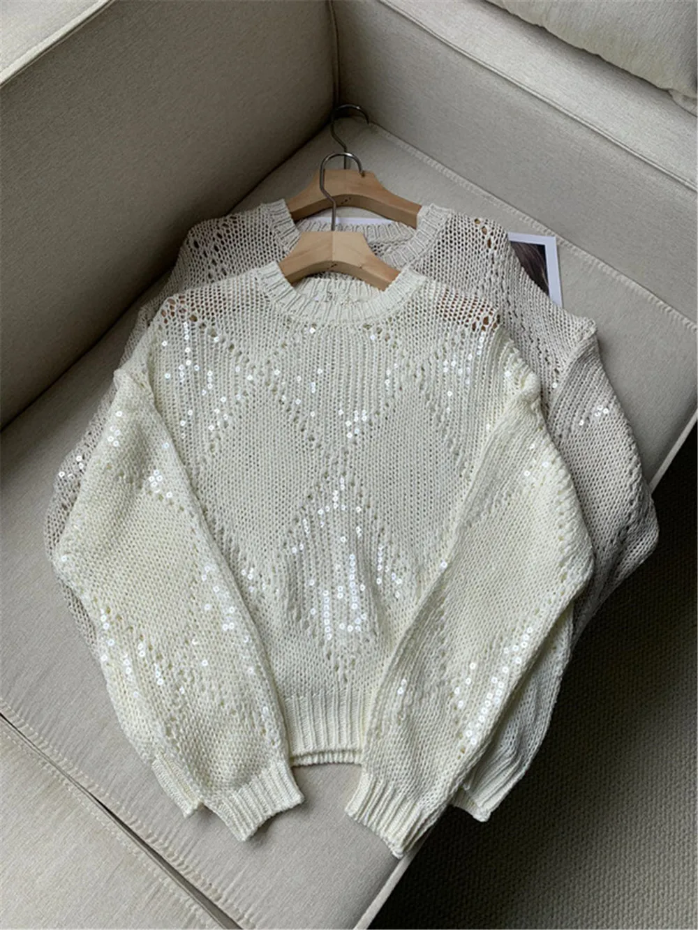 

Sequins Decorated Knitted Sweater Hollow cotton linen Blended Pullover Top