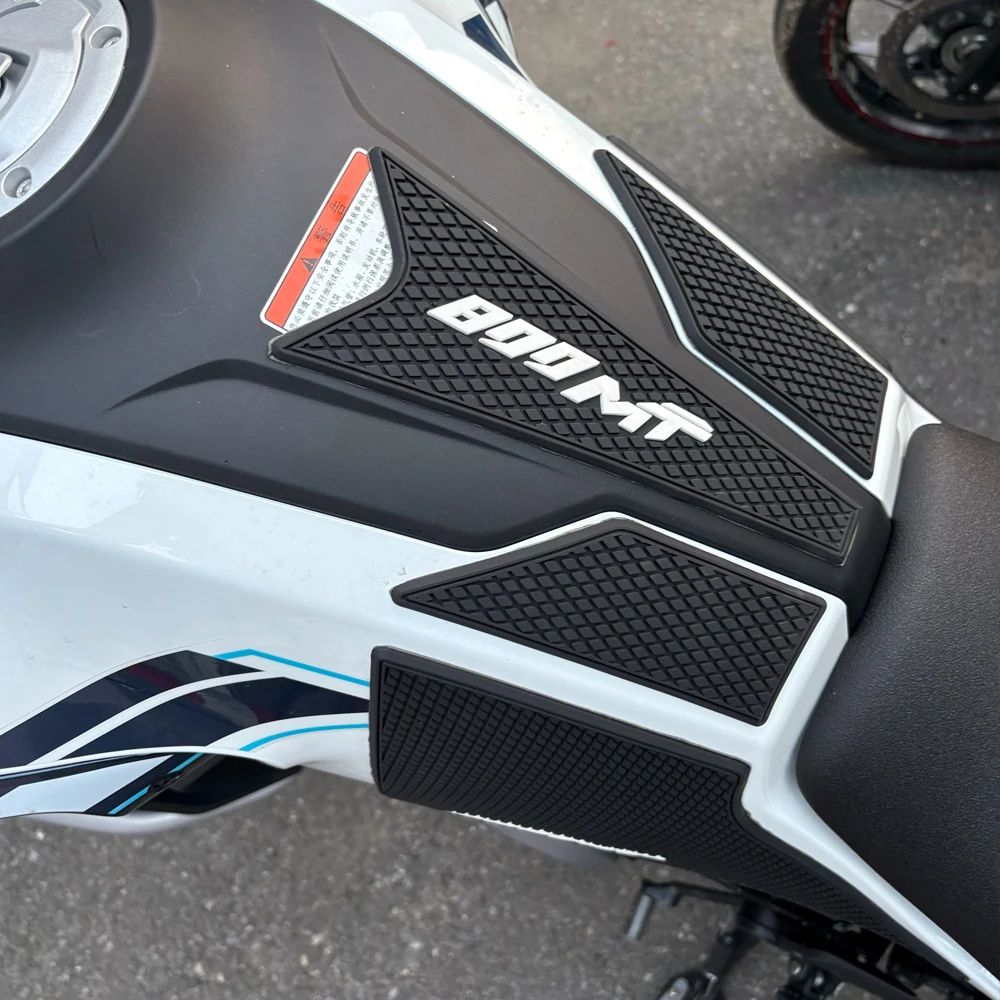 

NWE мотоциклетная защитная наклейка на бак для CFMOTO 800MT 800MT 800MT 800 mt, наклейки в виде рыбьей кости, ручки для бака 2023 2024