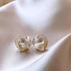 New White Enamel Camellia Stud Earrings Women Trendy Korean Design Brincos Jewelry Birthday Friend Party Gift