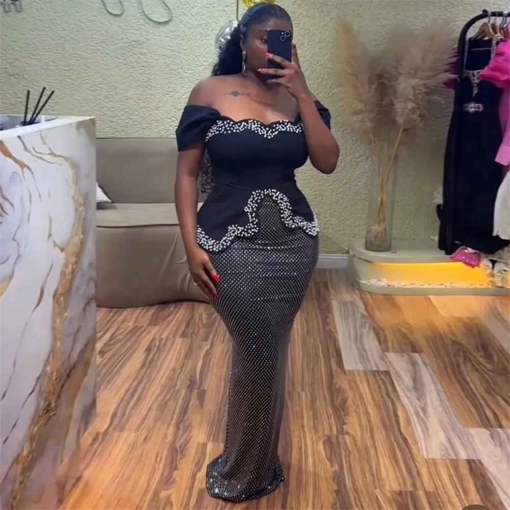 

2025 New Arrival Two Pieces Sets Sexy Off The Shoulder Bandage Tops Fashion Diamonds Skirts Women Sets