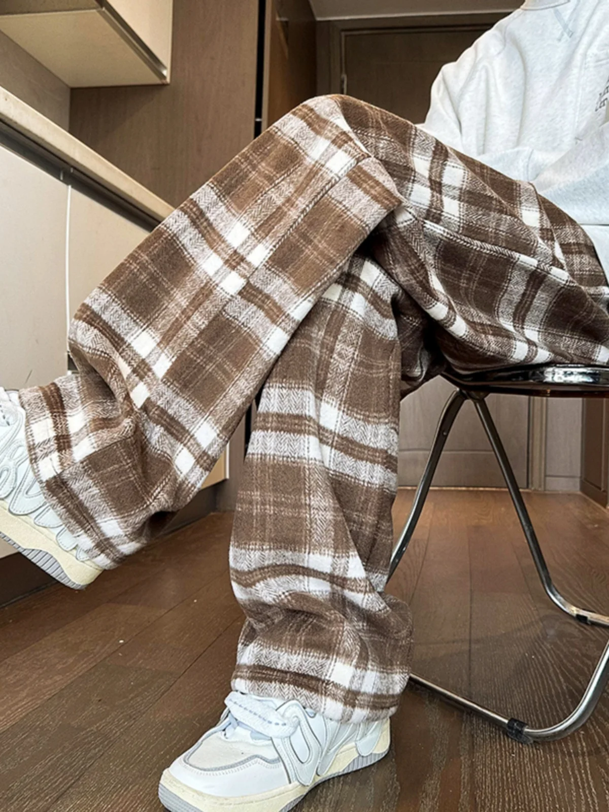 

Men's Woolen Thiened Straight Leg Casual Pants Autumn Winter Warm Flannel Trousers Retro Plaid Design Casual Long Pants